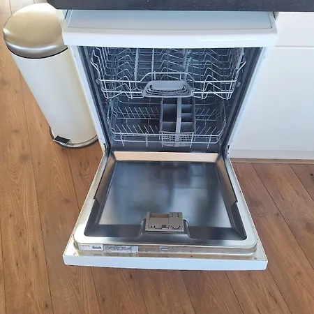 Have A Stay! - Juul's Rooftop, Free Parking *